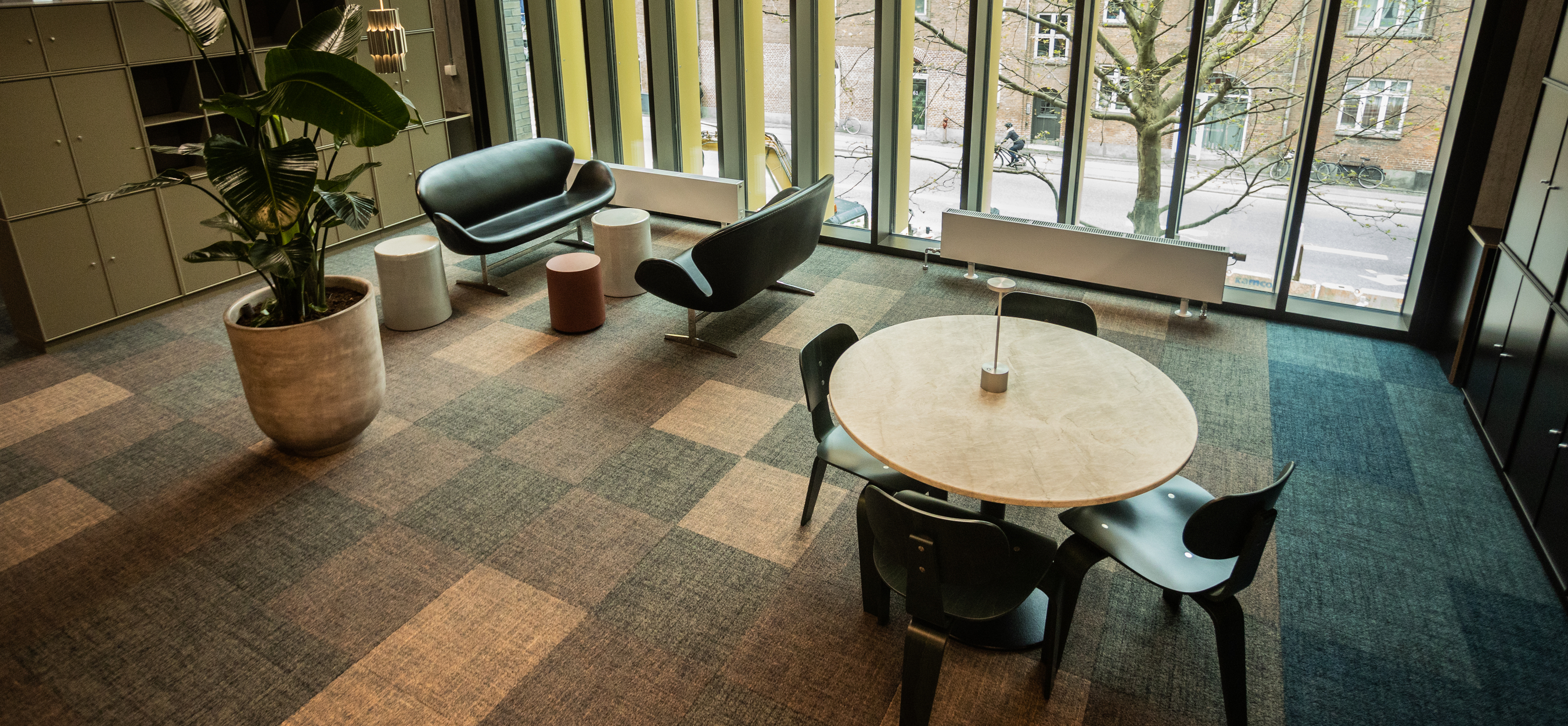 Carpet tiles and planks for <br>commercial use